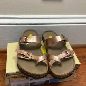 Aloha island flip flop sandals.  Size 3.